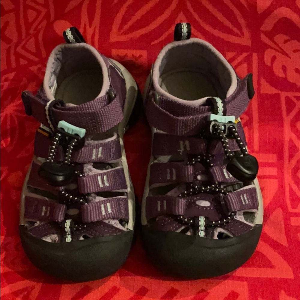 NWOT Keen Sandals